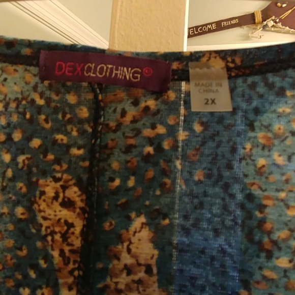 Women's blouse - Picture 2 of 3